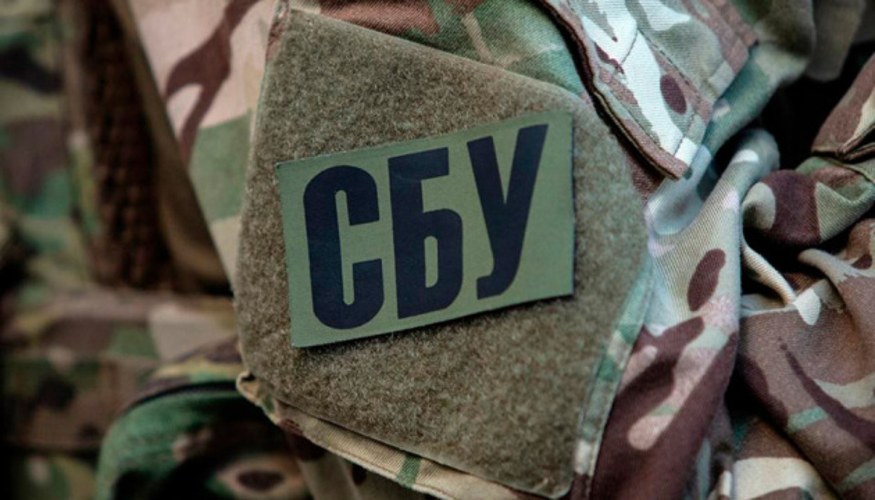 Подвір'я житлового комплексу в центрі Івано-Франківська, де СБУ запобігла двом підривам
