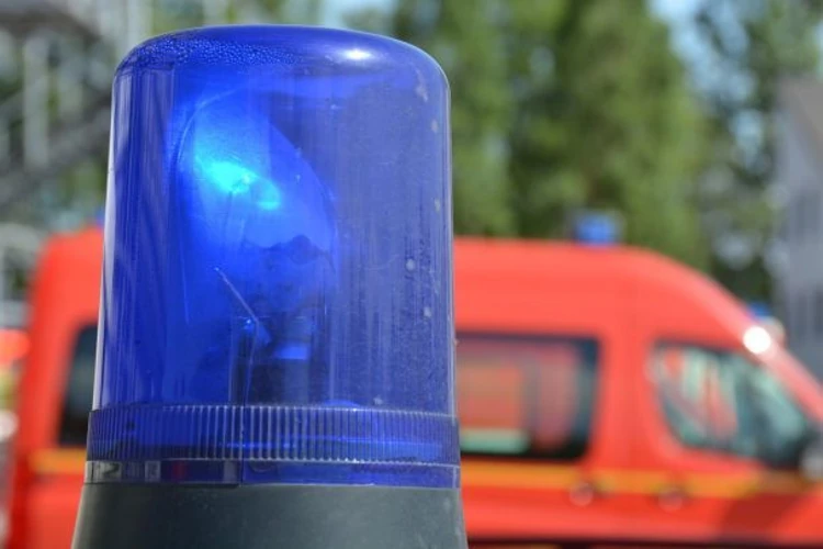 Ілюстративне фото швидкої допомоги на вулиці Києва вночі