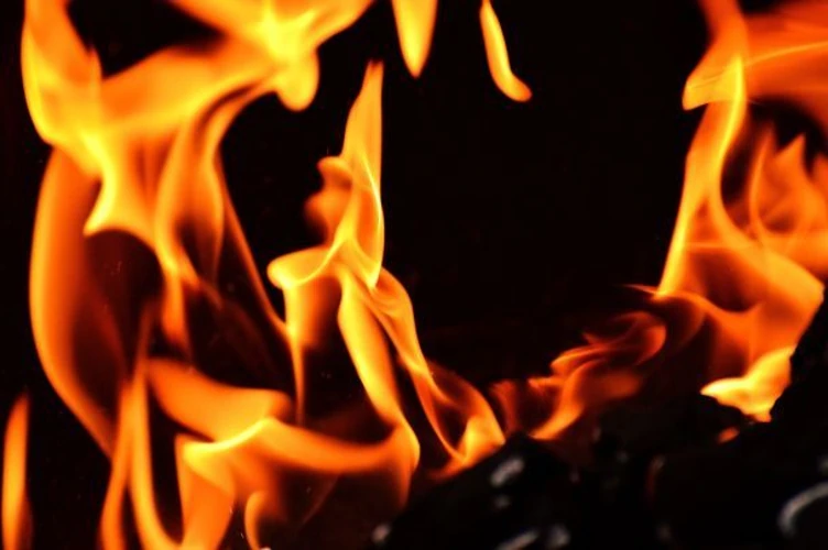 У Києві після нічної атаки 30 липня ліквідовують наслідки ударів у двох районах
