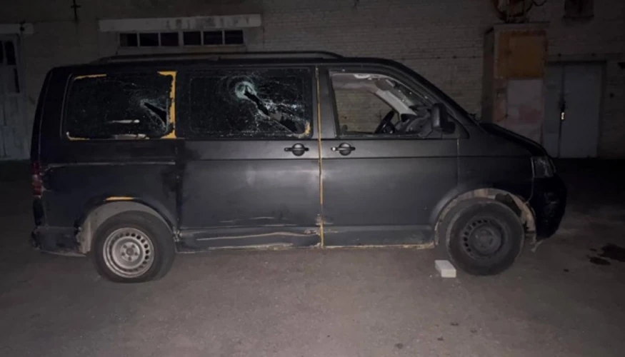 У Луцьку близько 30 цивільних напали на військових ТЦК та пошкодили їхній автомобіль