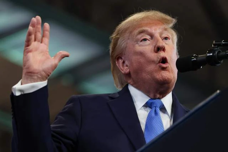 Трамп заявив, що проголосить Ормузьку протоку територією США
