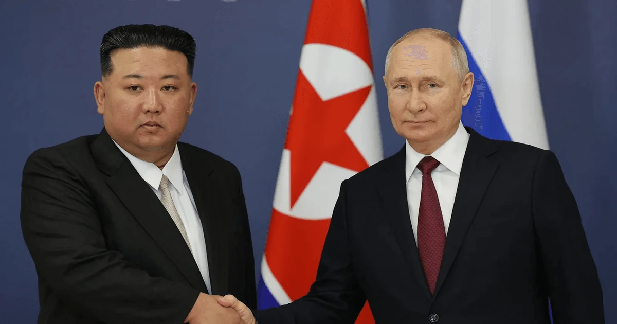 Лідер Північної Кореї Кім Чен Ин та глава росії володимир путін під час зустрічі на космодромі «Східний» в Амурській області