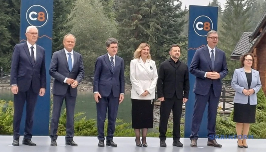 Зеленський у Карпатах оголосив про заснування формату «Карпатська вісімка»