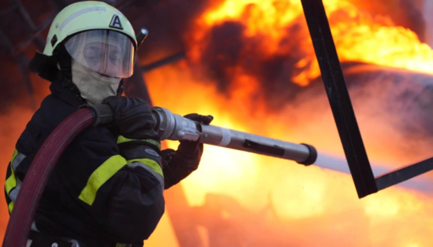 Хронологія вечора в Деснянському районі: загоряння після падіння уламків